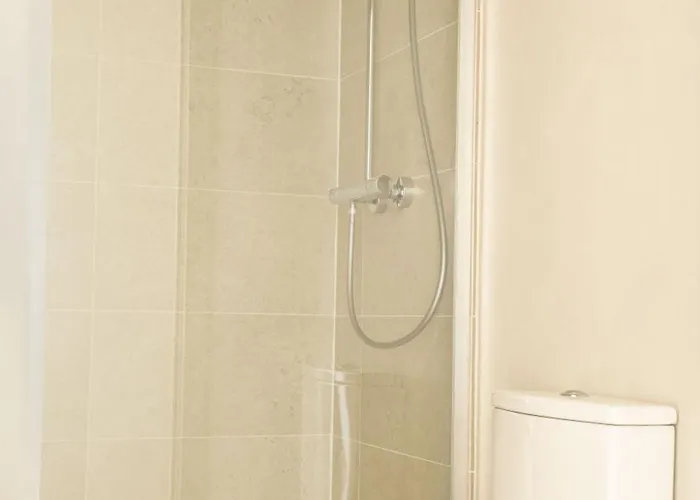 With Side Sea View Raversijde By Lets Go Getaways Lejlighed